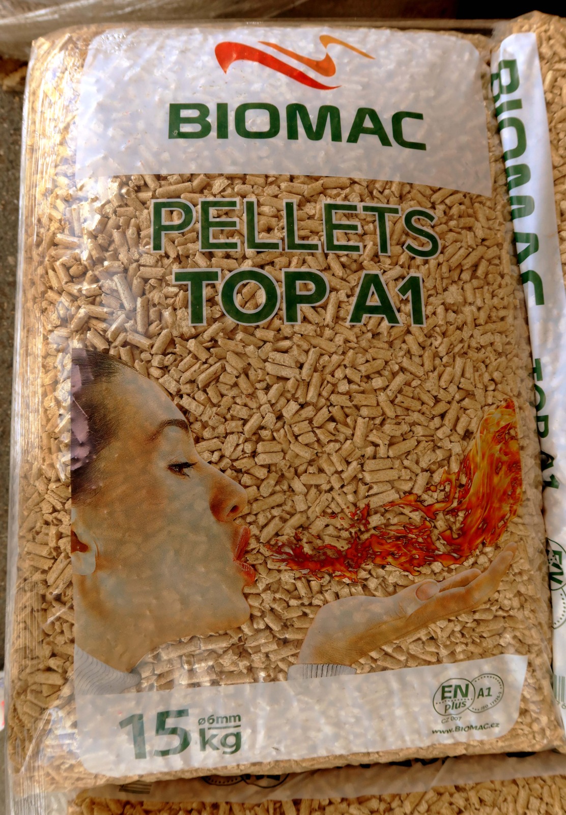 Dřevní pelety TOP A1 – balík 15 kg